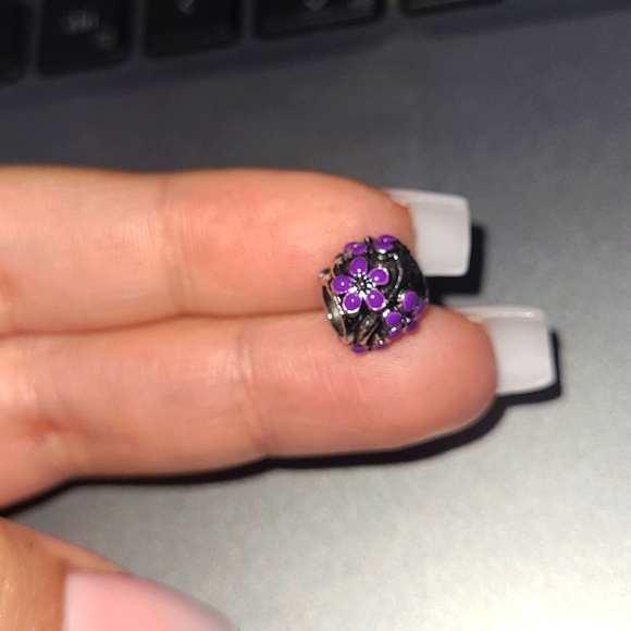 Flower Garden Purple Charm - Picture 2 of 4